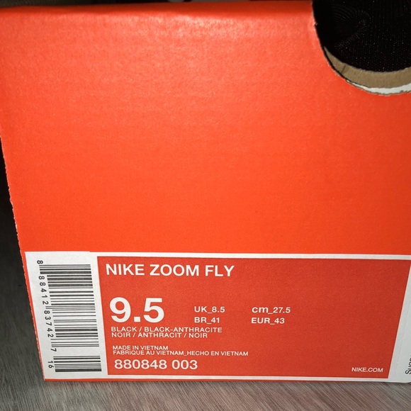 Nike “Zoom Fly” BRAND NEW IN BOX - Picture 4 of 6